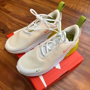 Youth Nike Air Max 270 Size 3 Yellow